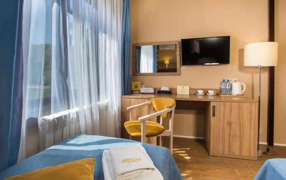 Отель Династия 4*