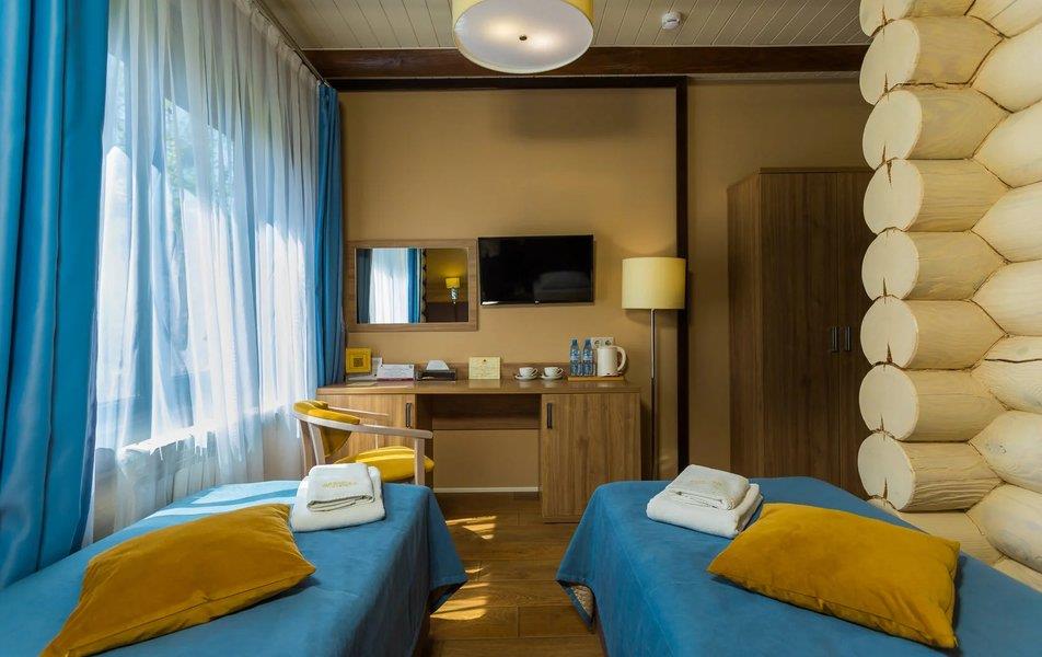 Отель Династия 4*