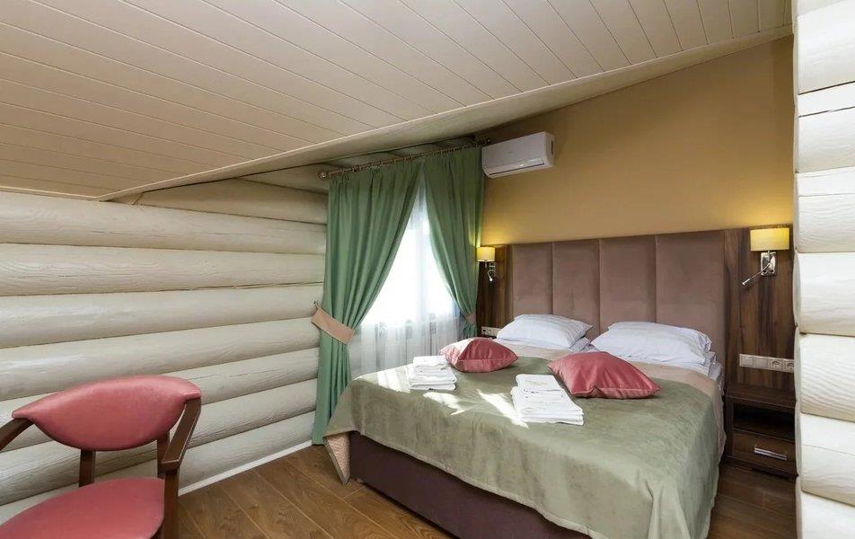 Отель Династия 4*