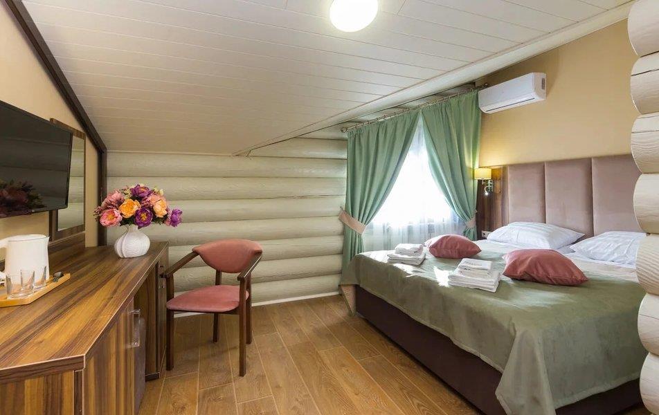 Отель Династия 4*