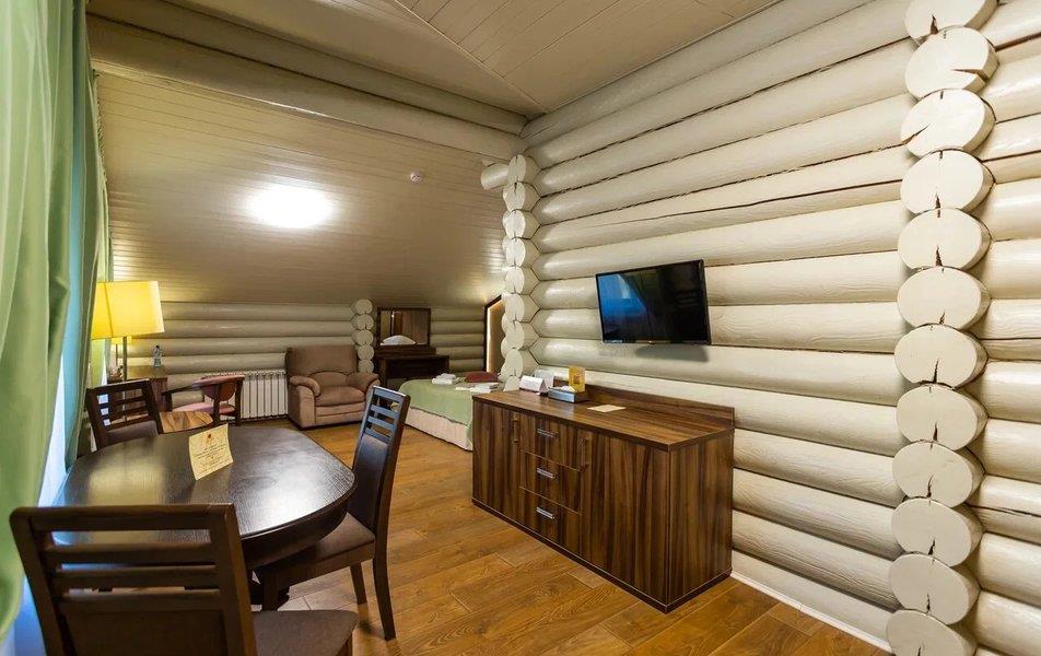 Отель Династия 4*