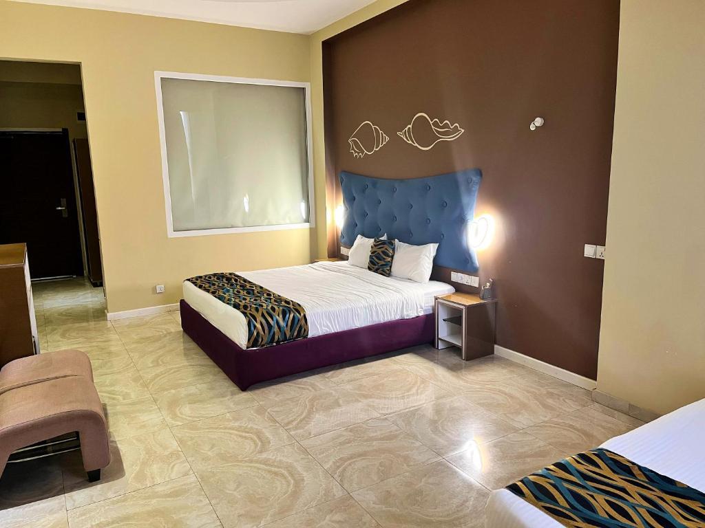 Туры в Aryana Queens Beach Resort