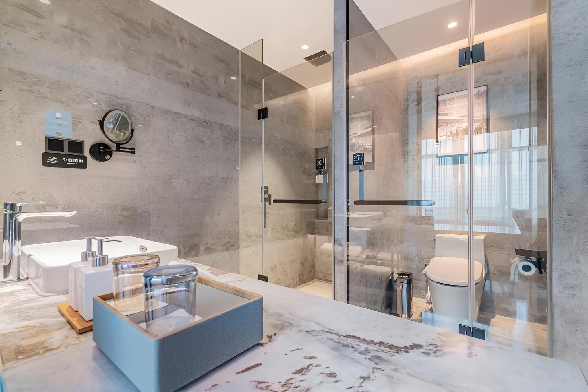 Radisson Hotel Beijing Daxing Airport 5*