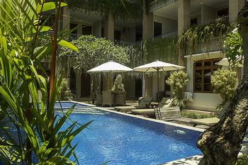 Pondok Anyar Hotel 2*