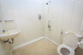 Pondok Anyar Hotel 2*