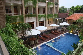 Pondok Anyar Hotel 2*