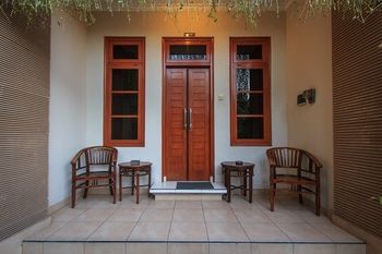 Pondok Anyar Hotel 2*