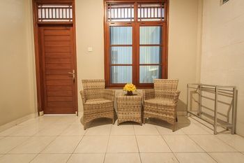 Pondok Anyar Hotel 2*