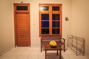 Pondok Anyar Hotel 2*