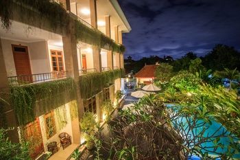 Pondok Anyar Hotel 2*