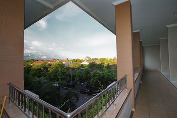 Pondok Anyar Hotel 2*