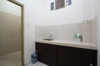 Pondok Anyar Hotel 2*