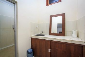 Pondok Anyar Hotel 2*