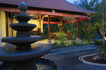 Pondok Anyar Hotel 2*