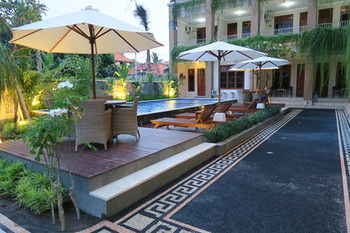 Pondok Anyar Hotel 2*