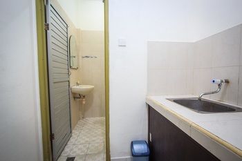 Pondok Anyar Hotel 2*