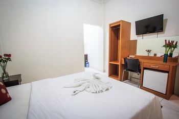 Pondok Anyar Hotel 2*