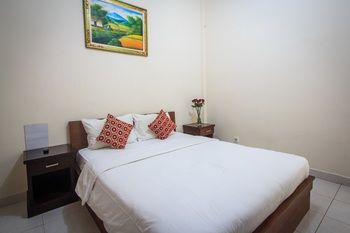 Pondok Anyar Hotel 2*