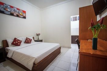 Pondok Anyar Hotel 2*