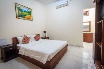 Pondok Anyar Hotel 2*