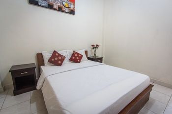 Pondok Anyar Hotel 2*