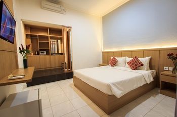Pondok Anyar Hotel 2*