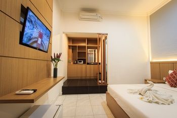 Pondok Anyar Hotel 2*