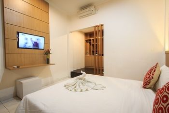 Pondok Anyar Hotel 2*