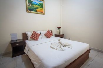 Pondok Anyar Hotel 2*