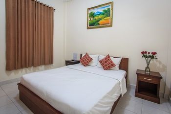 Pondok Anyar Hotel 2*