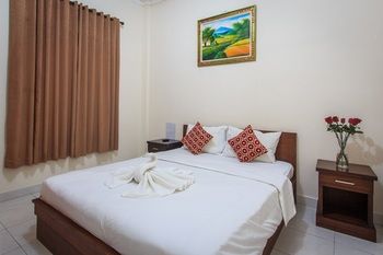 Pondok Anyar Hotel 2*