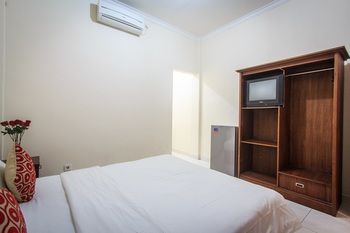 Pondok Anyar Hotel 2*