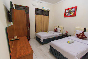 Pondok Anyar Hotel 2*