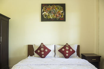 Pondok Anyar Hotel 2*
