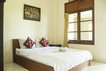 Pondok Anyar Hotel 2*