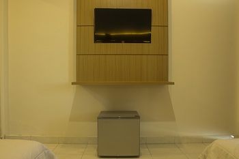 Pondok Anyar Hotel 2*