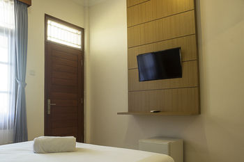Pondok Anyar Hotel 2*
