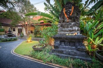 Pondok Anyar Hotel 2*