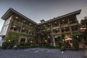 Pondok Anyar Hotel 2*