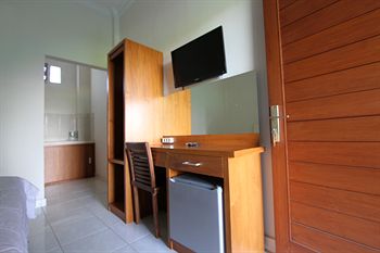 Pondok Anyar Hotel 2*