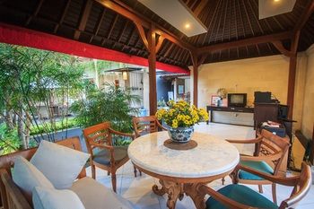 Pondok Anyar Hotel 2*