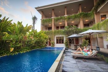 Pondok Anyar Hotel 2*