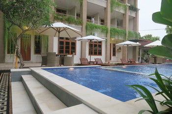 Pondok Anyar Hotel 2*