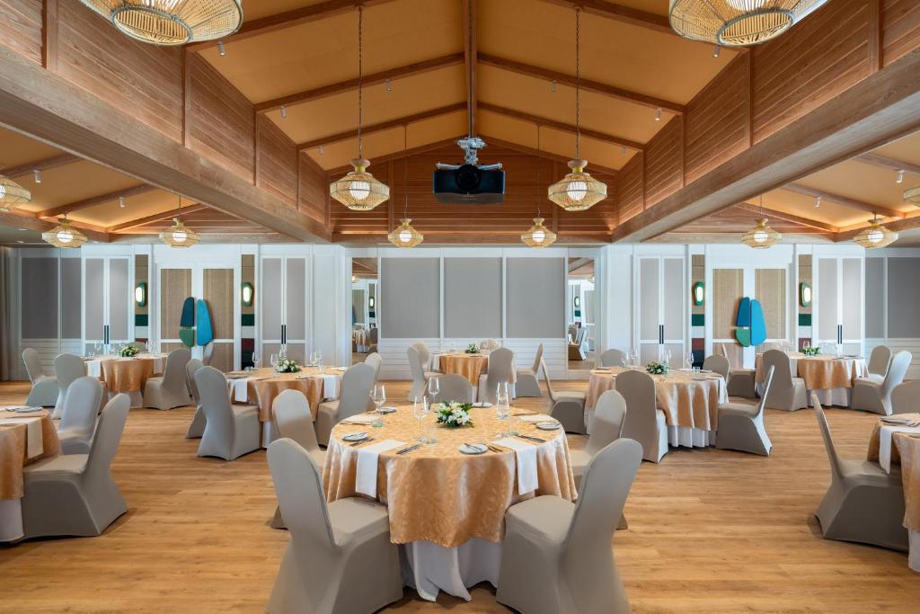 Centara Grand Lagoon Maldives 5*
