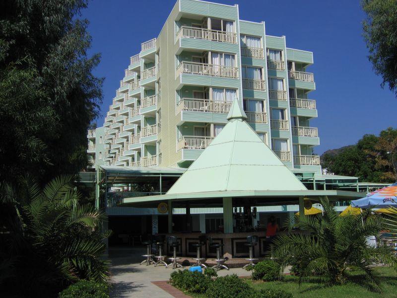 Flamingo Hotel 3*