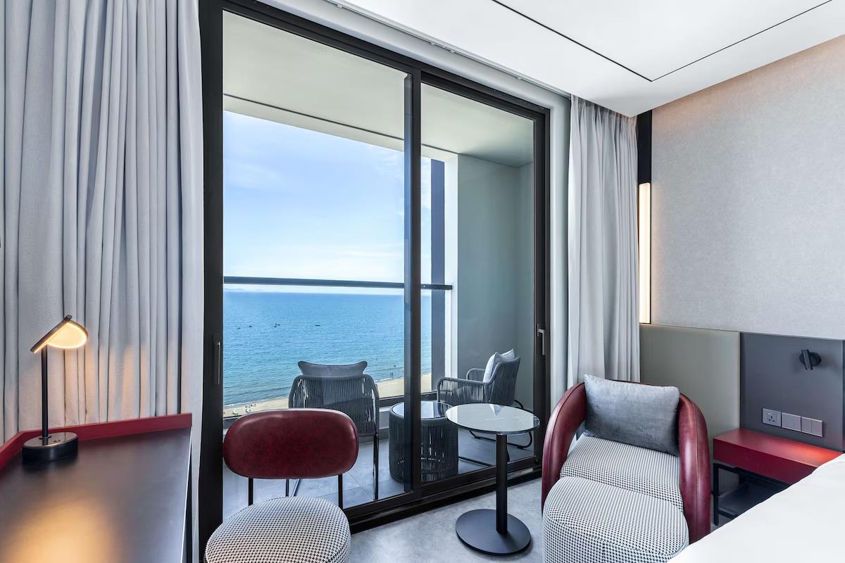 Radisson RED Danang 5*