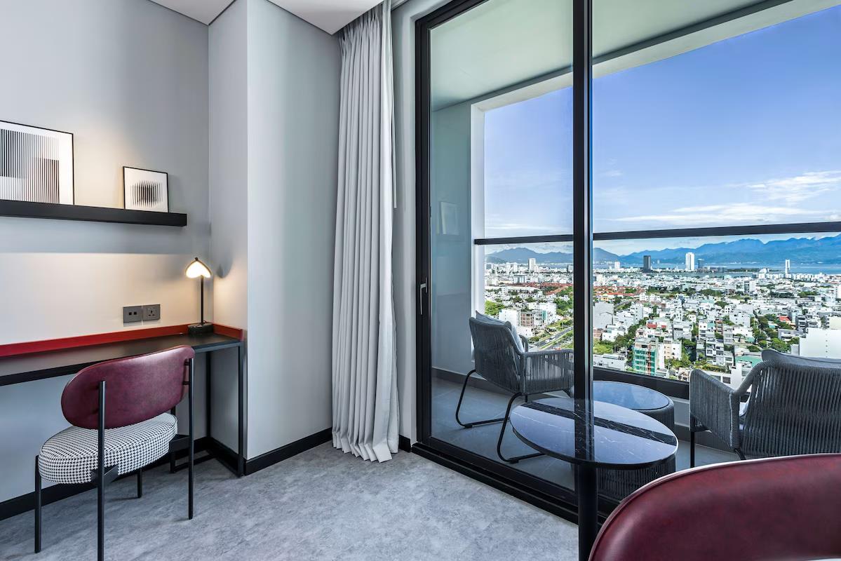 Radisson RED Danang 5*