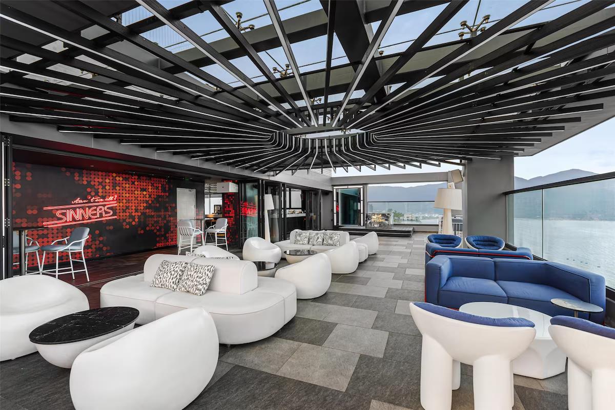 Radisson RED Danang 5*