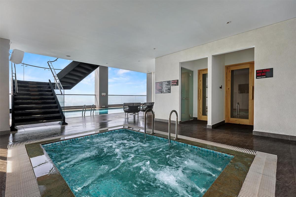 Radisson RED Danang 5*