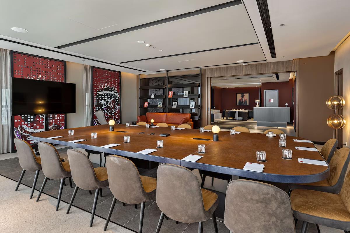 Radisson RED Danang 5*